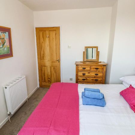 53 St Brides View Villa Haverfordwest Bagian luar foto