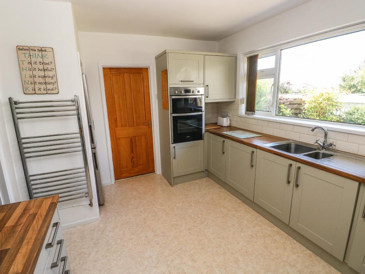 53 St Brides View Villa Haverfordwest Bagian luar foto