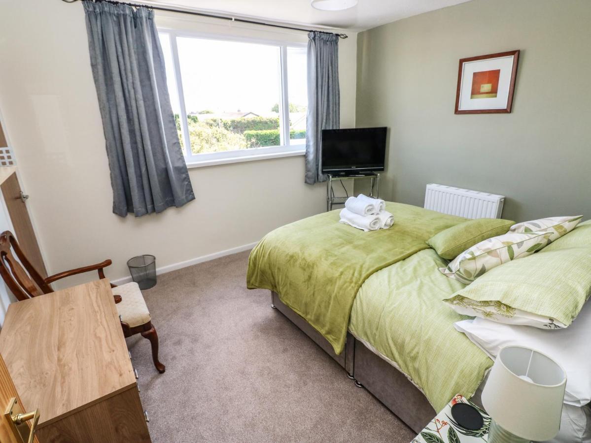 53 St Brides View Villa Haverfordwest Bagian luar foto