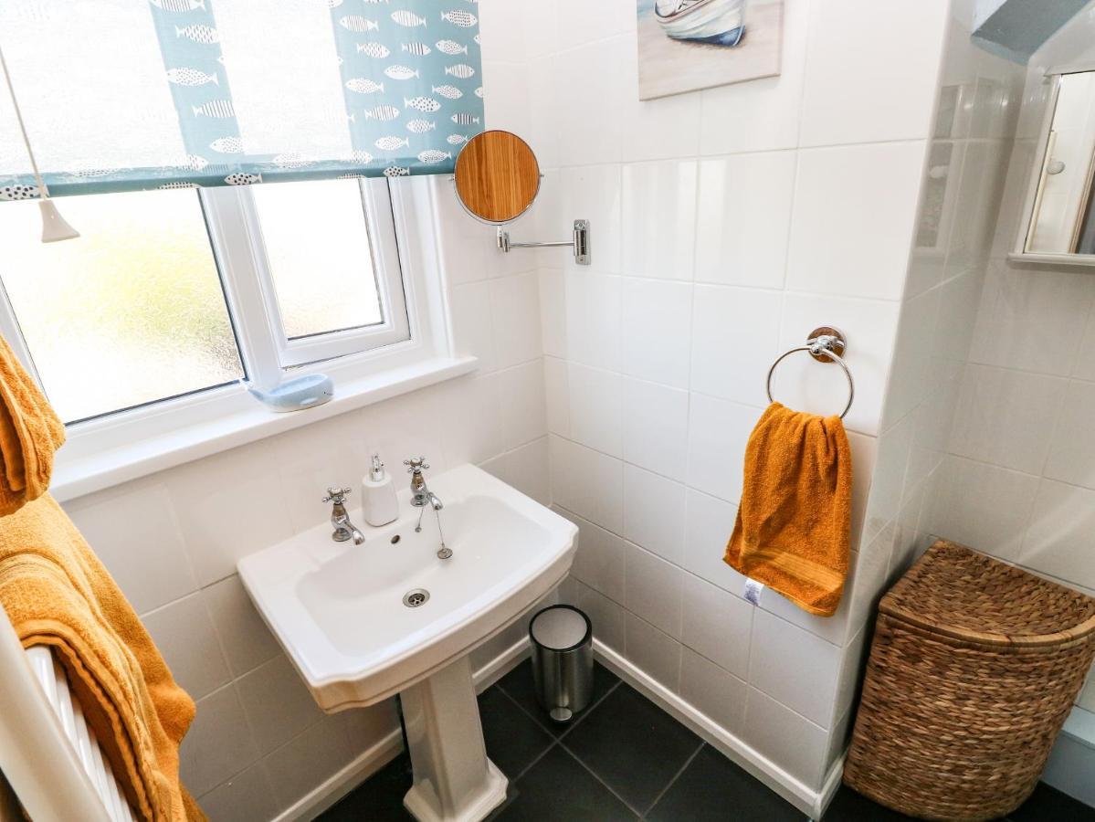 53 St Brides View Villa Haverfordwest Bagian luar foto